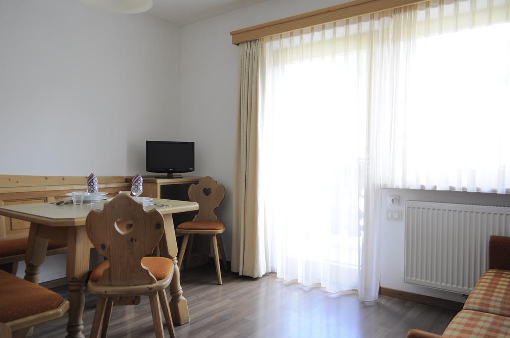 Apartments Etruska Santa Cristina Val Gardena Kamer foto